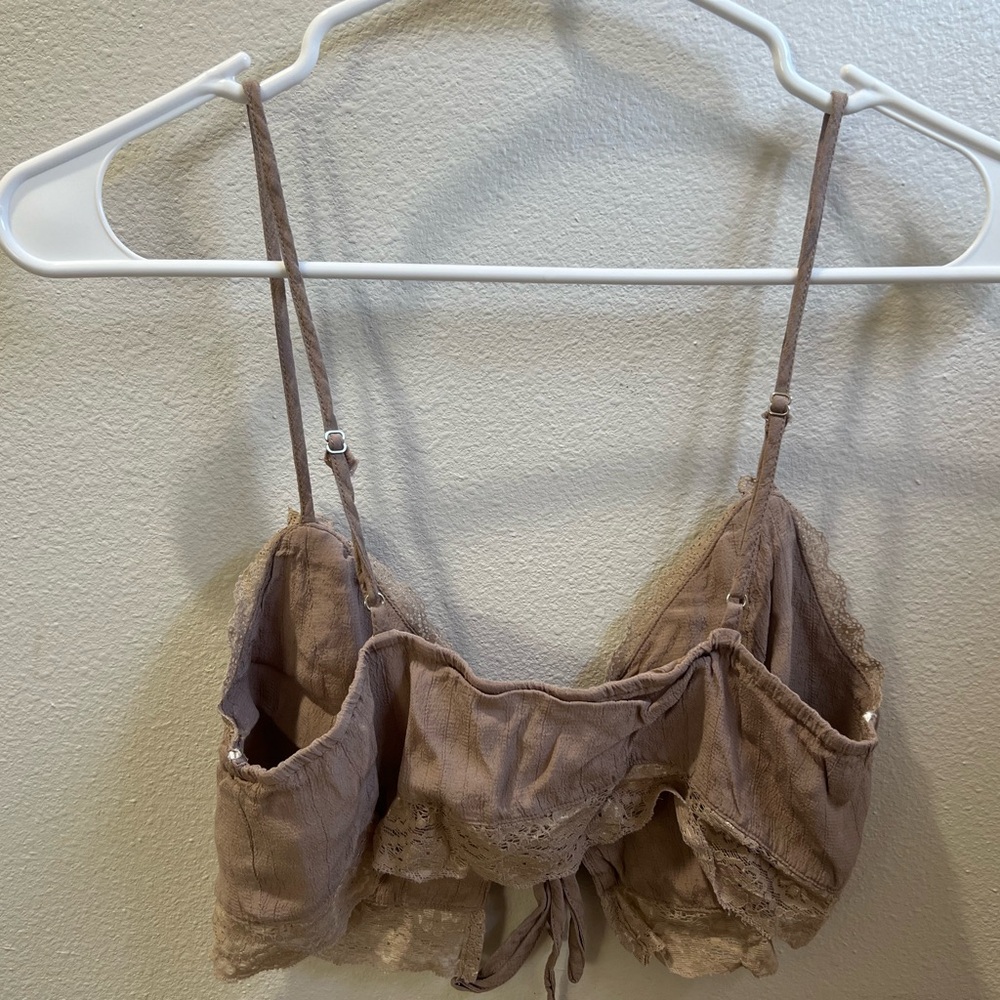 Light brown tank top double tied front with lace trim size small - Picture 4 of 5